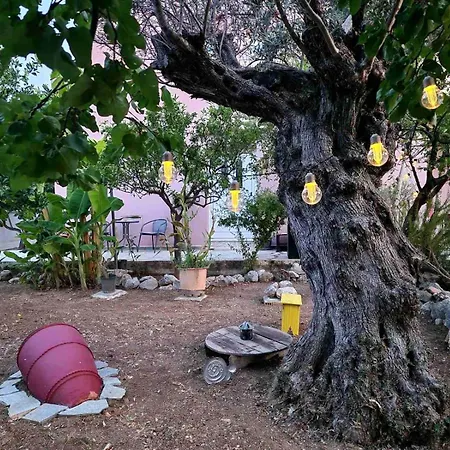 Aniko Apartman Kolímbia